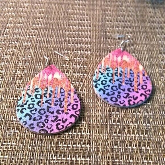 Leopard Print Paint Drizzle Teardrop Earrings - Picture 2 of 3